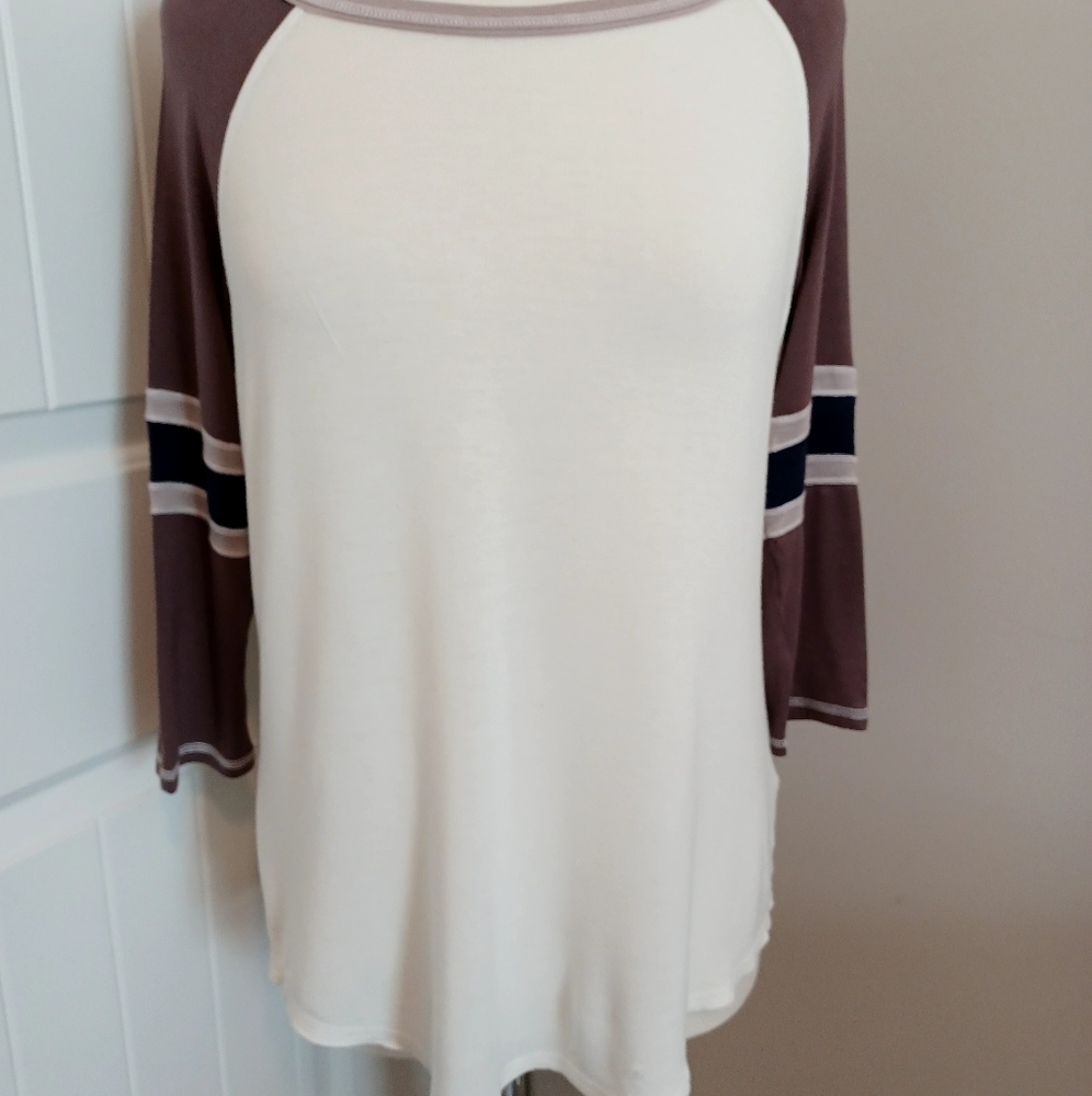 MAURICES 3/4 SLEEVE T SHIRT TOP #E09